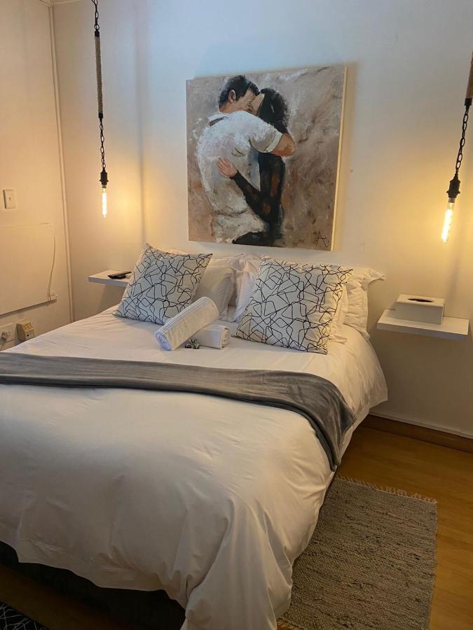 Luxury Upmarket Guesthouse 20 On 4Th รัสเทนเบิร์ก ภายนอก รูปภาพ