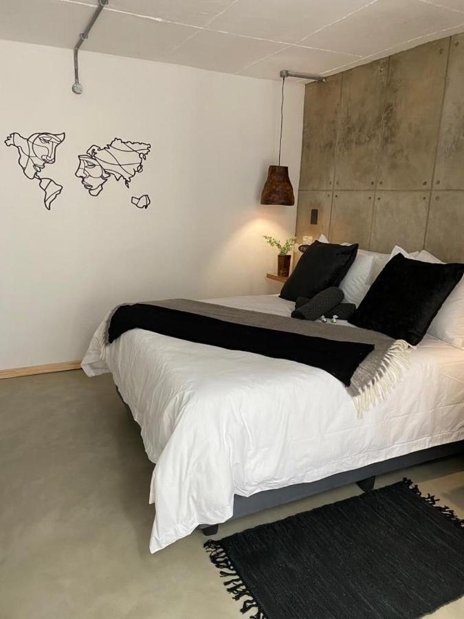 Luxury Upmarket Guesthouse 20 On 4Th รัสเทนเบิร์ก ภายนอก รูปภาพ