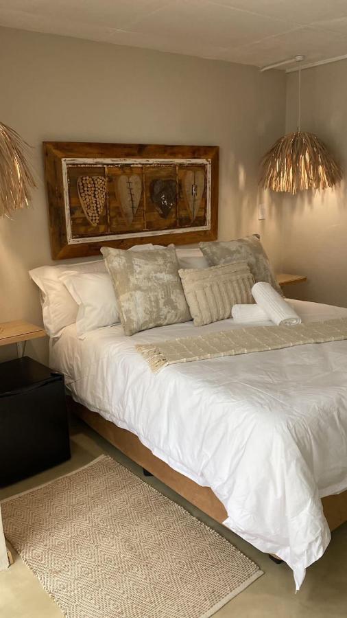 Luxury Upmarket Guesthouse 20 On 4Th รัสเทนเบิร์ก ภายนอก รูปภาพ