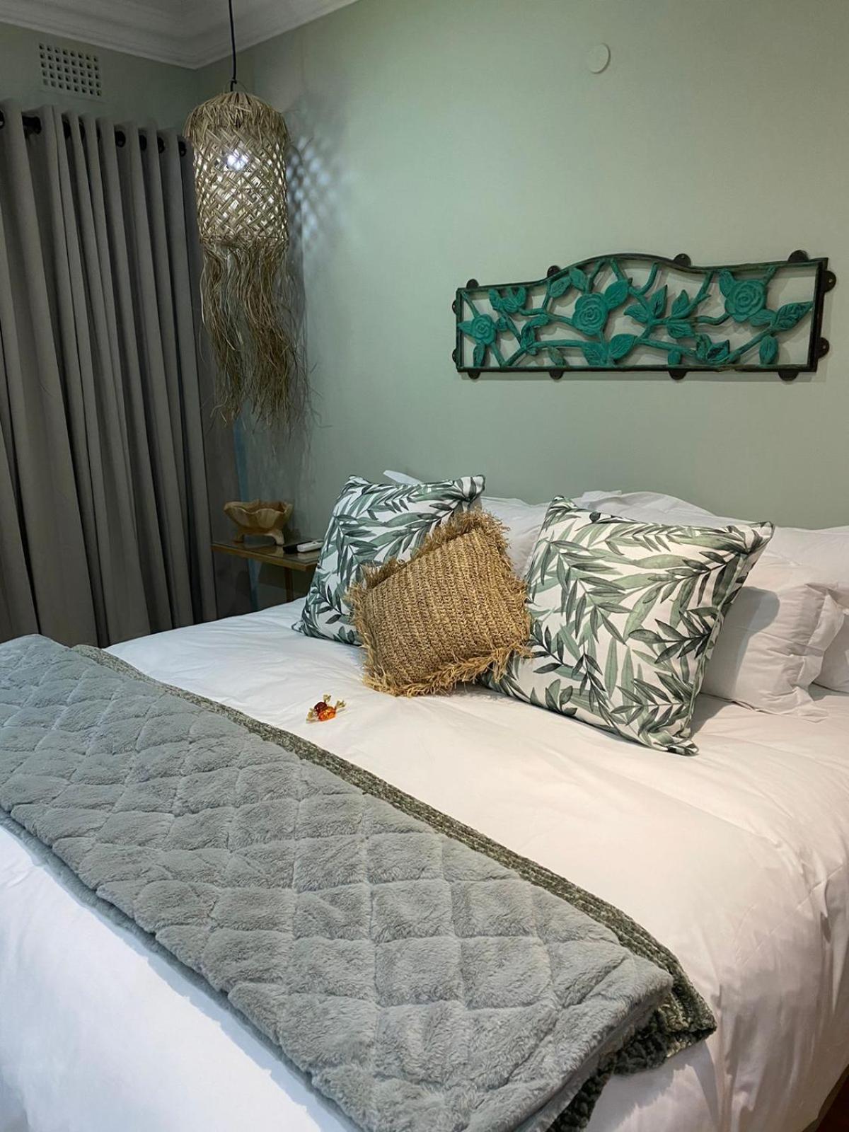 Luxury Upmarket Guesthouse 20 On 4Th รัสเทนเบิร์ก ภายนอก รูปภาพ