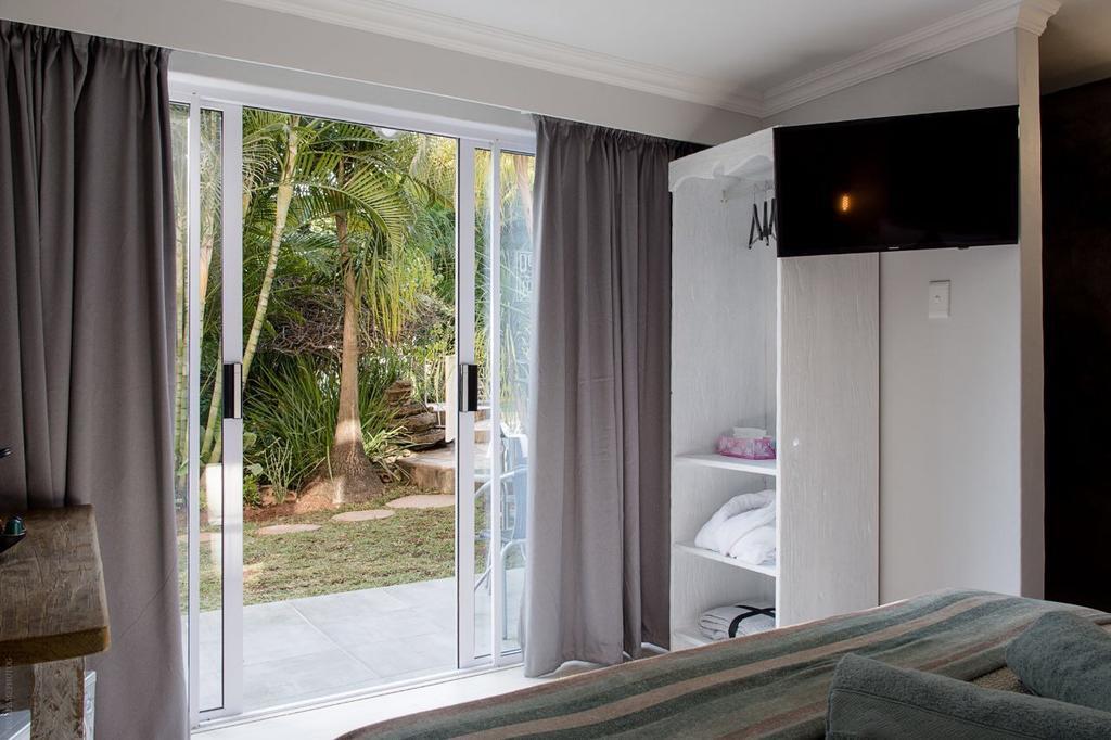 Luxury Upmarket Guesthouse 20 On 4Th รัสเทนเบิร์ก ภายนอก รูปภาพ